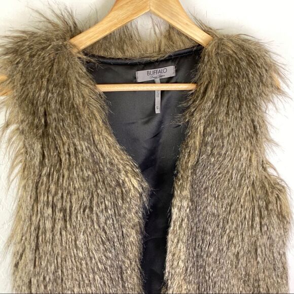 Buffalo by David Bitton tan and brown fur vest Size Small (Faux) - Picture 3 of 7